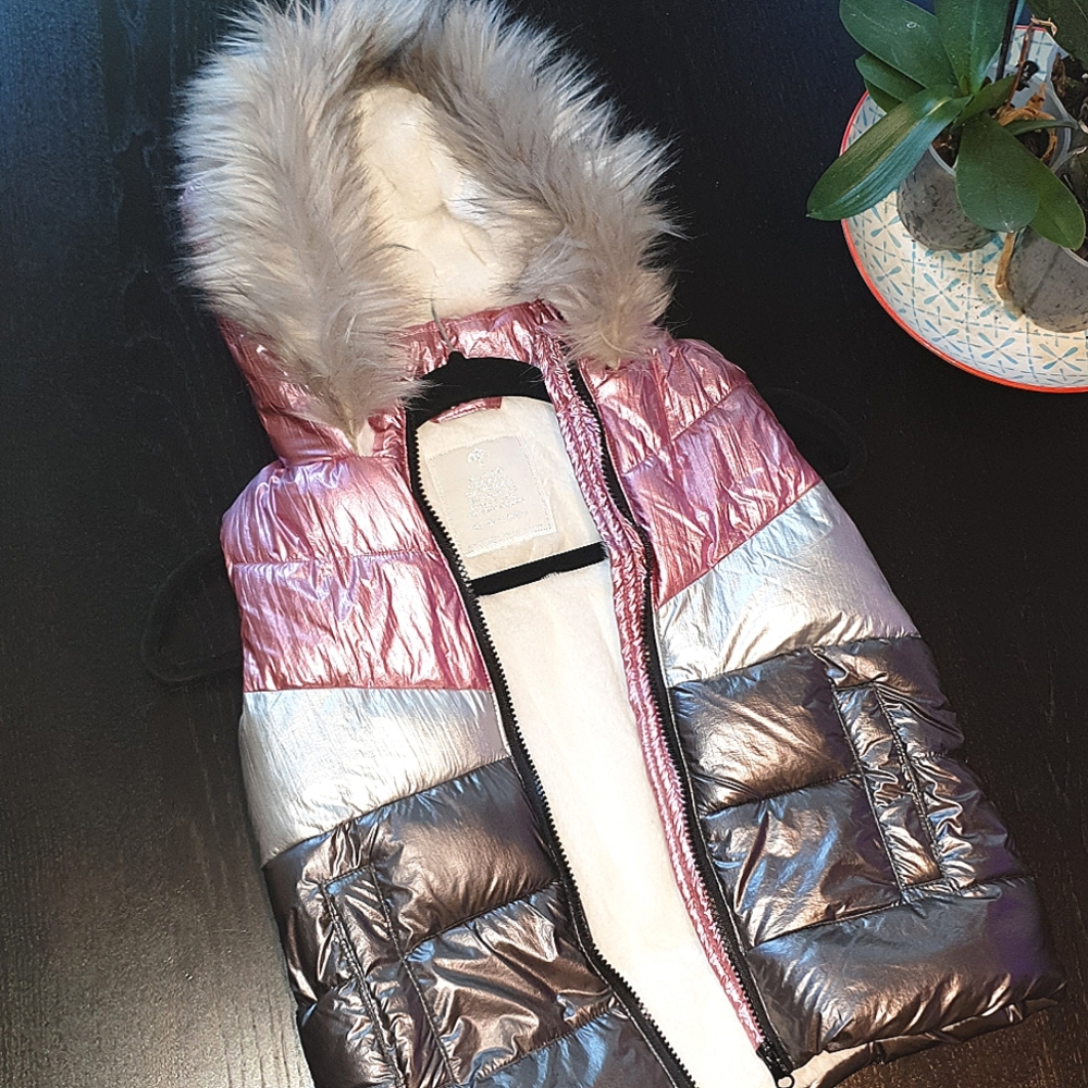 NWoT NEW 5-7yrs, Girl's sleeveless zip up Hoodie jacket, gorgeous. fleece lined - Picture 3 of 9